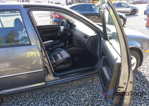 2004 Volkswagen Jetta Gls 2.0L z USA, uszkodzony, nr VIN 3VWSK69M74M092512